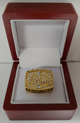 Kurt Warner - 1999 St Louis Rams Super Bowl Ring With Wooden Display Box Cover