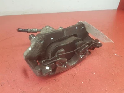 Ford Fiesta MK8 2019 1,0 L gasolina pinza de freno delantera cercana Foto 1 de 4