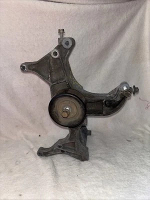 Soporte de aire acondicionado alternador Dodge Ram 1500 2500 3500 1994-2003 53010316 Foto 1 de 3