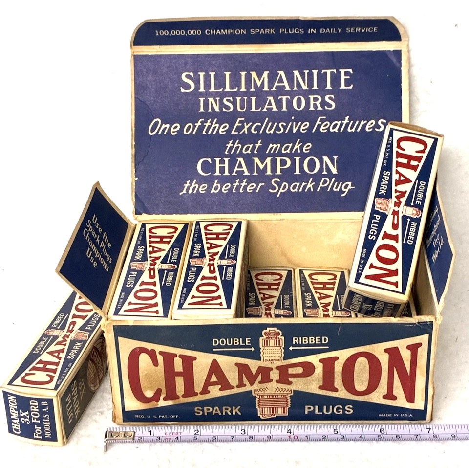 CAJA DE EXHIBICIÓN DE BUJÍAS CHAMPION VINTAGE, ENCIMERA, 3X, MODELO FORD A&B, HÉLICE, REGALO:) Foto 1 de 4