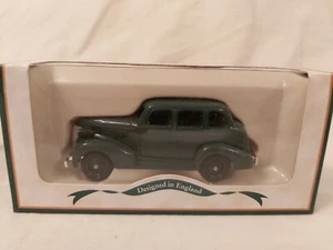 Lledo DG048013, 1939 Chevrolet Saloon in Green - Picture 1 of 2