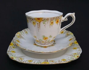 Royal Albert "Lynton" Crown China Trio C1930s Hand Painted - Bild 1 von 12