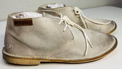 Botín Bronx Gamuza Envejecido Desgastado Tacón Con Cordones Informal Talla 7 Gris Nuevo sin Caja Foto 1 de 4