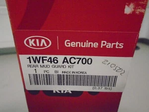 Genuine Kia Rio 2015-2017 Rear Mud Guard Kit 1WF46AC700 - Picture 1 of 4