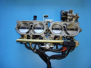 Yamaha YZF R1 injection system 04 06 RN12 - Picture 1 of 2