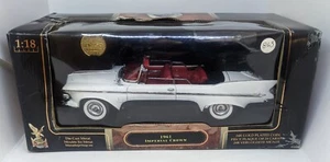 1961 Imperial Crown Convertible Road Signature White 1/18 Diecast Car gold coin - Picture 1 of 7