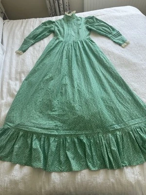 Laura Ashley Wales 70s Vintage Maxi Prairie Dress Green Floral Fits UK 8 MARKS - Image 1 of 4