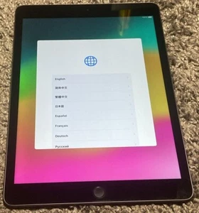 Apple iPad 8. generacji 10,2" Wi-Fi 32GB – gwiezdna szarość (2020) tylko iPad - Zdjęcie 1 z 6
