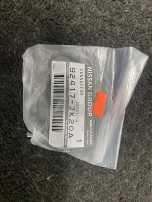 Conector de manguera de calefacción GENUINO Nissan Infiniti para 370Z FX35 Q60 M37 92417JK20A Foto 1 de 2