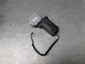 W123 77-85 280CE 300CD 200CE 230CE WINDOW MOTOR LEFT FRONT - COUPE - 0130820056 - Picture 1 of 3