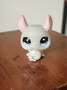 Littlest Pet Shop Auténtico # 1165 Gris Chinchilla Rosa Orejas Ojos Azules - Imagen 1 de 6