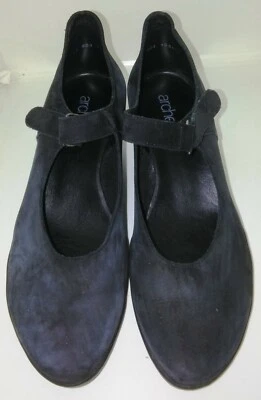 Zapatos de tacón de gamuza ARCHE LN Mary Jane negros gancho y lazo tacón bajo EU 41 EE. UU. 9,5 Foto 1 de 4
