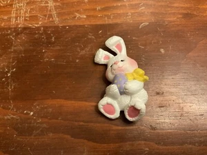 Vintage Hallmark 1990 Easter Pin Bunny Rabbit White With Purple Egg - Picture 1 of 4