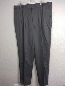 40 X 32 ST JOHNS BAY PLEATED FRONT RELAXED FIT WRINKLE FREE KHAKIS -OLIVE- NWT - Picture 1 of 11