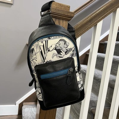 Paquete Coach Marvel Spiderman West con estampado de cómic cuero y gamuza 2411 Foto 1 de 4