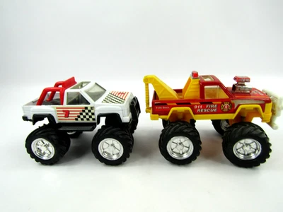 Lote De Colección De 2 Camiones Remco Tuff Ones Big Wheel #7 y Juguetes de Camión Remolque de Bomberos Foto 1 de 4