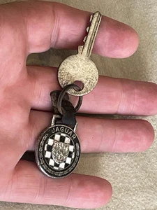 classic Vintage R Sculthorp Jaguar Key Fob Keyring Motor Car Motoring Auto Badge - Picture 1 of 10