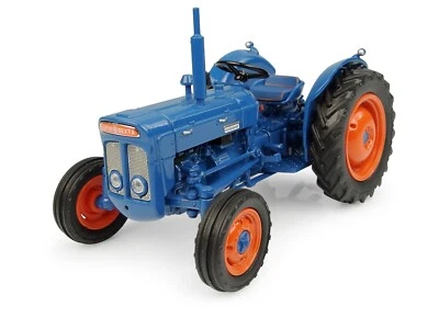 1:32 scale Fordson Super Dexta (1962) Die-cast Model - J6273 - Image 1 of 4