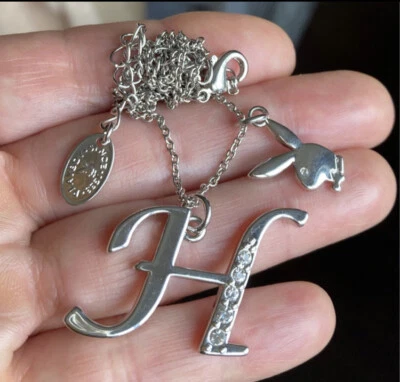 COLLAR PLAYBOY LETRA “H” AUTÉNTICO CONEJITO CONEJO INICIAL - Color Plata, 19” Foto 1 de 4