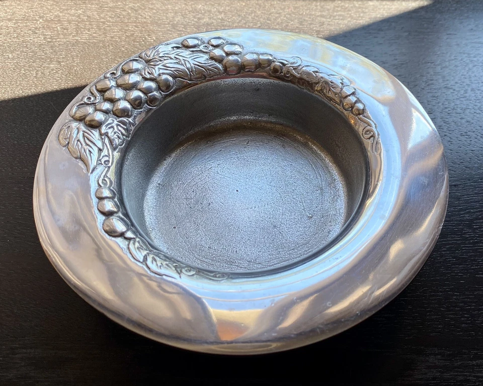 "Ensaladera de frutas Wilton Armetale vintage con borde de fruta en relieve 7""" Foto 1 de 4