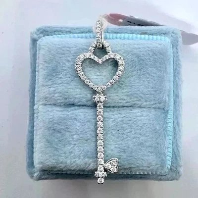 Ciondolo portachiavi con diamanti creati in laboratorio taglio tondo 2 ct... - Immagine 1 di 3