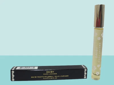 MARC JACOBS DAISY EAU DE TOILETTE ROLLERBALL 0,33 OZ EN CAJA Foto 1 de 2