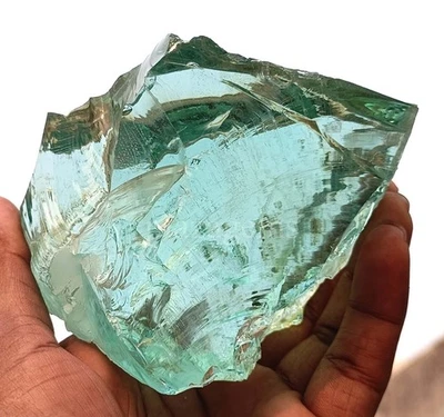 Gemas certificadas ásperas aguamarina transparente natural de 6500,0 quilates 5NSB raras masivas Foto 1 de 4