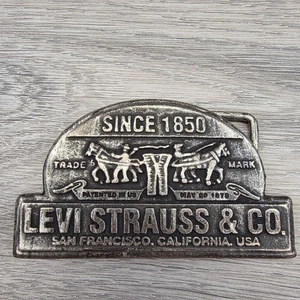 Hebilla de cinturón de metal vintage Levi's Strauss & Co. marca de dos caballos edición limitada - Imagen 1 de 9