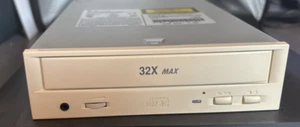 LG 5.25" CD-ROM Drive CRD-8320B 32X – Vintage IDE Drive 1998 – Tested - Afbeelding 1 van 6