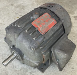 Delco 2 hp 3 phase 3510 rpm 184 frame 230 vac TEFC Electric Motor 2G1054 - Picture 1 of 4