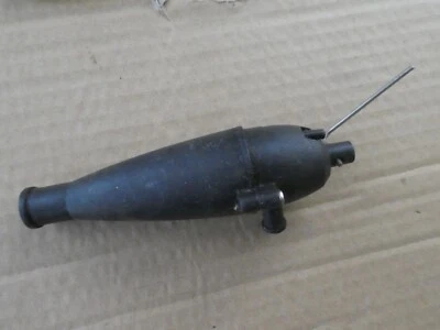 HPI RS3 RADIO CONTROLLED NITRO CAR 1/10 SCALE PLASTIC EXHAUST PIPE WITH MOUNT - Image 1 of 4