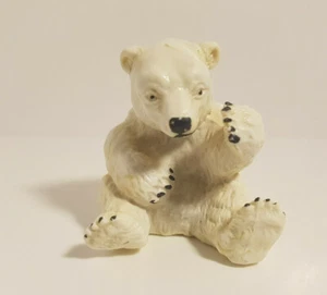 14084 Schleich: Polar Bear Cub, sitting  Version Marked on the back ref : 1D4013 - Picture 1 of 8