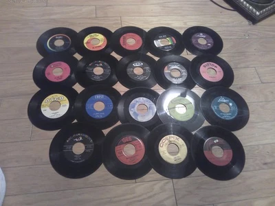 Lot Of 23 Different 1850s-60s Rock N' Roll Vinyl 45s Elvis Presley Chuck Berry + - Image 1 of 2