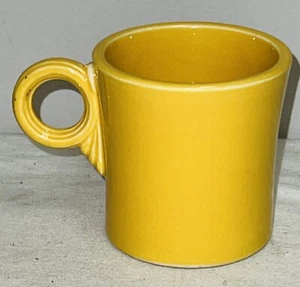 Vintage FIESTA YELLOW TOM & JERRY 3" MUG - Picture 1 of 2