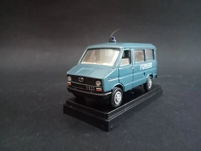 OM Iveco Mini Bus Polizia Old Cars Made in Italy 1/43  - Immagine 1 di 4