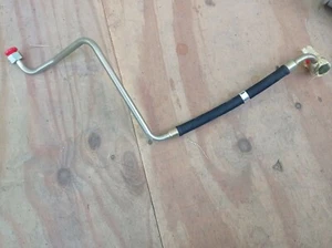 TUBO ENFRIADOR DE ACEITE LAND ROVER DEFENDER V8 - ESR1915 - PIEZAS GENUINAS LANDROVER - Imagen 1 de 3
