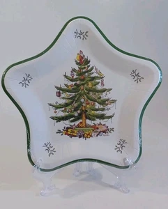 Spode Christmas Tree Star Paper Plates New Sealed Lunch Dessert 16 Pieces 8.5” - Picture 1 of 2