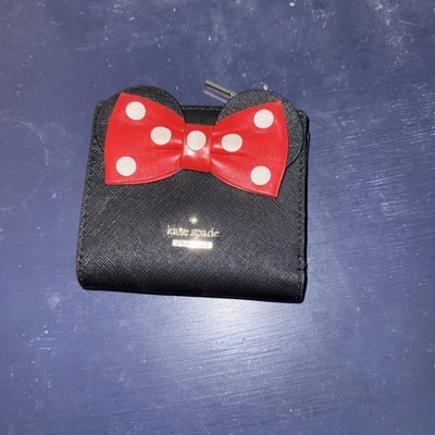 Kate Spade Disney Limited Edition Minnie Mouse Adalyn Leather Wallet - Photo 1/4