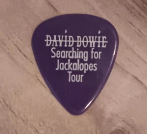 David Bowie Purple Guitar Pick - 2002 Searching for Jackalopes Tour  - Bild 1 von 2
