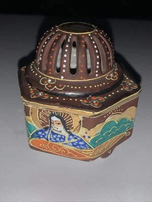 VINTAGE JAPANESE SATSUMA FOOTED INCENSE BURNER WITH LID!! - Image 1 of 4