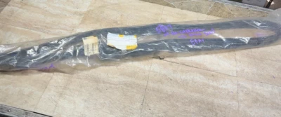 1999-2004 JEEP GRAND CHEROKEE Left Front Door Glass Window Seal NEW MOPAR OEM - Image 1 of 4