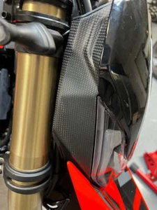 ST4090 STC CARBON FIBER HEADLIGHT SURROUND R&L DUCATI HYPERMOTARD HM698 - Picture 1 of 2