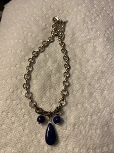 "Tobillera de cadena Rolo firmada por Avon con dijes de piedras azules de imitación 10""" - Imagen 1 de 2
