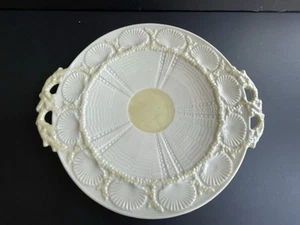 Belleek  4 th Green Mark Tricadna Limpet Seashell  Handled Cake Plate - Bild 1 von 5