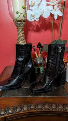 Spectacular Black Boots Size 5 for Women New Never Worn No Box - Image 1 of 4