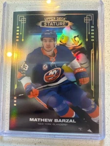 Mathew Barzal Upper Deck Stature Base Black 15/15 2021-22 - Picture 1 of 2