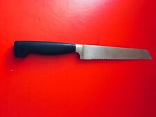 Zwilling J.A. Henckels Solingen Germany 31076-200mm (8") Serrated Bread Knife
