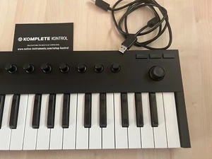 Native Instruments Komplete Kontrol M32 noch Garantie bis 8.8.2027 - Bild 1 von 5