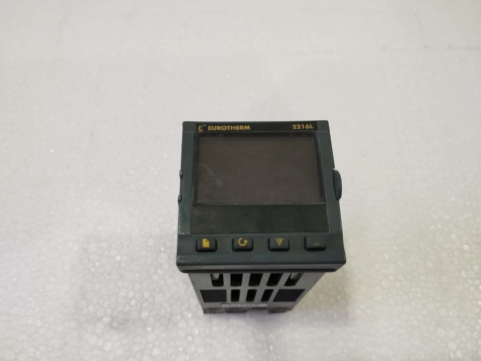 Contrôleur de température EUROTHERM 2216E - Photo 1/4