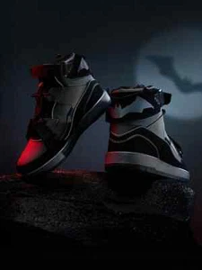 Zapatillas Batman: The Dark Knight 2.0 OG para hombre mercancía oficial premium - Imagen 1 de 8